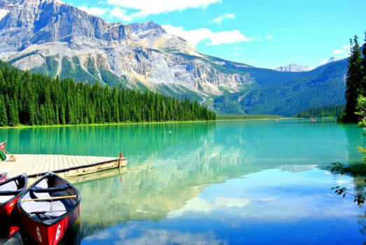 Canada - Weerspiegeling in prachtig blauw meer in Canada