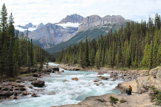 Canada - Dichtbij het bulderende water van de Maligne Canyon