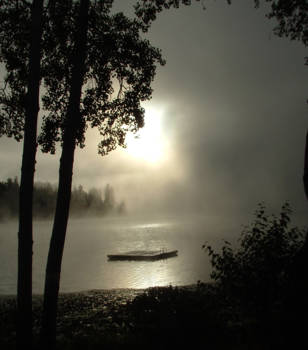 Canada - ochtendnevel bij het Dutch lake in Clearwater BC