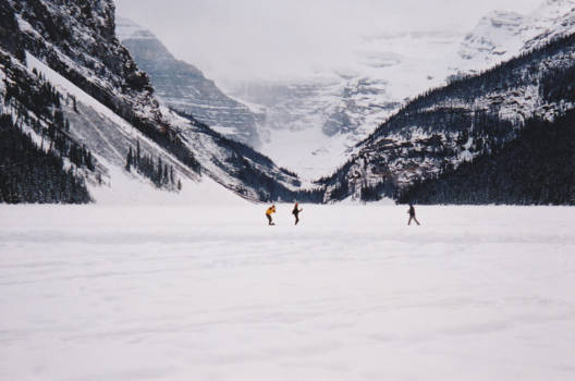 Lake Louise - Find each other