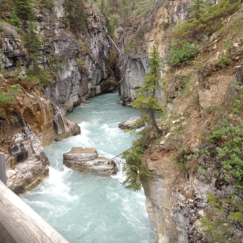 Vancouver Island - Een van de vele Schitterende Watervalls op Vancouver Island