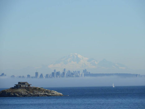 Vancouver - Beautiful Vancouver between the fog and Mt. baker......