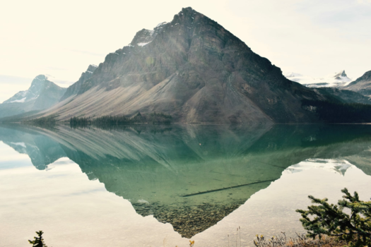Canada - Spiegeltje spiegeltje. Mooie weerspiegeling aan Bow Lake - Canada