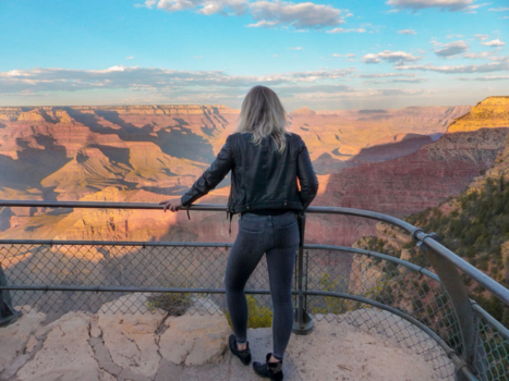 Grand Canyon - Overlooking the Grand Canyon