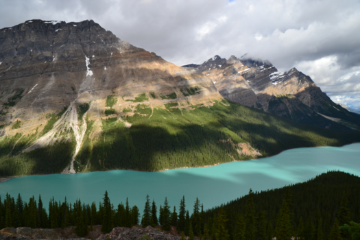 Lake Peyto - Wolken en zonneschijn